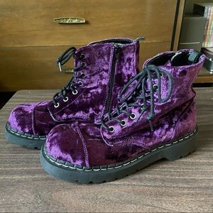 T.U.K. CRUSHED VELVET BOOTS PURPLE